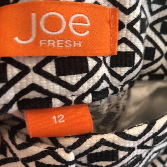 Joe Fresh Black and White short - Picture 3 of 6